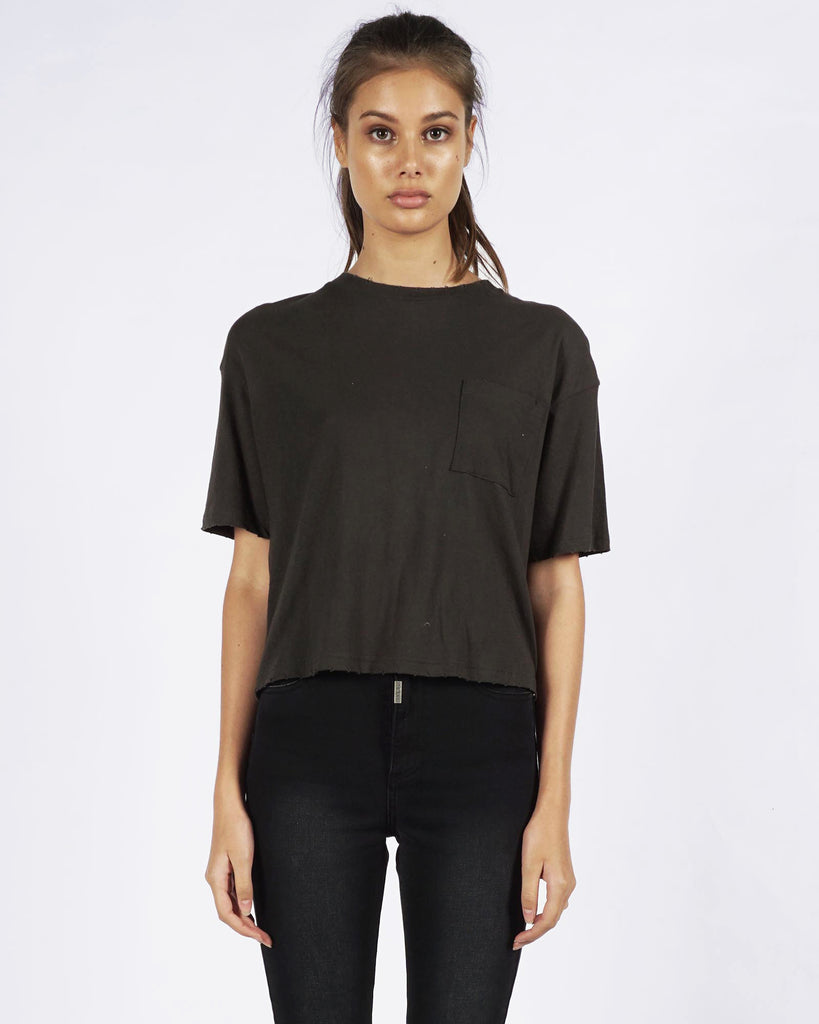 CHLOE POCKET TEE CROP - OLIVE