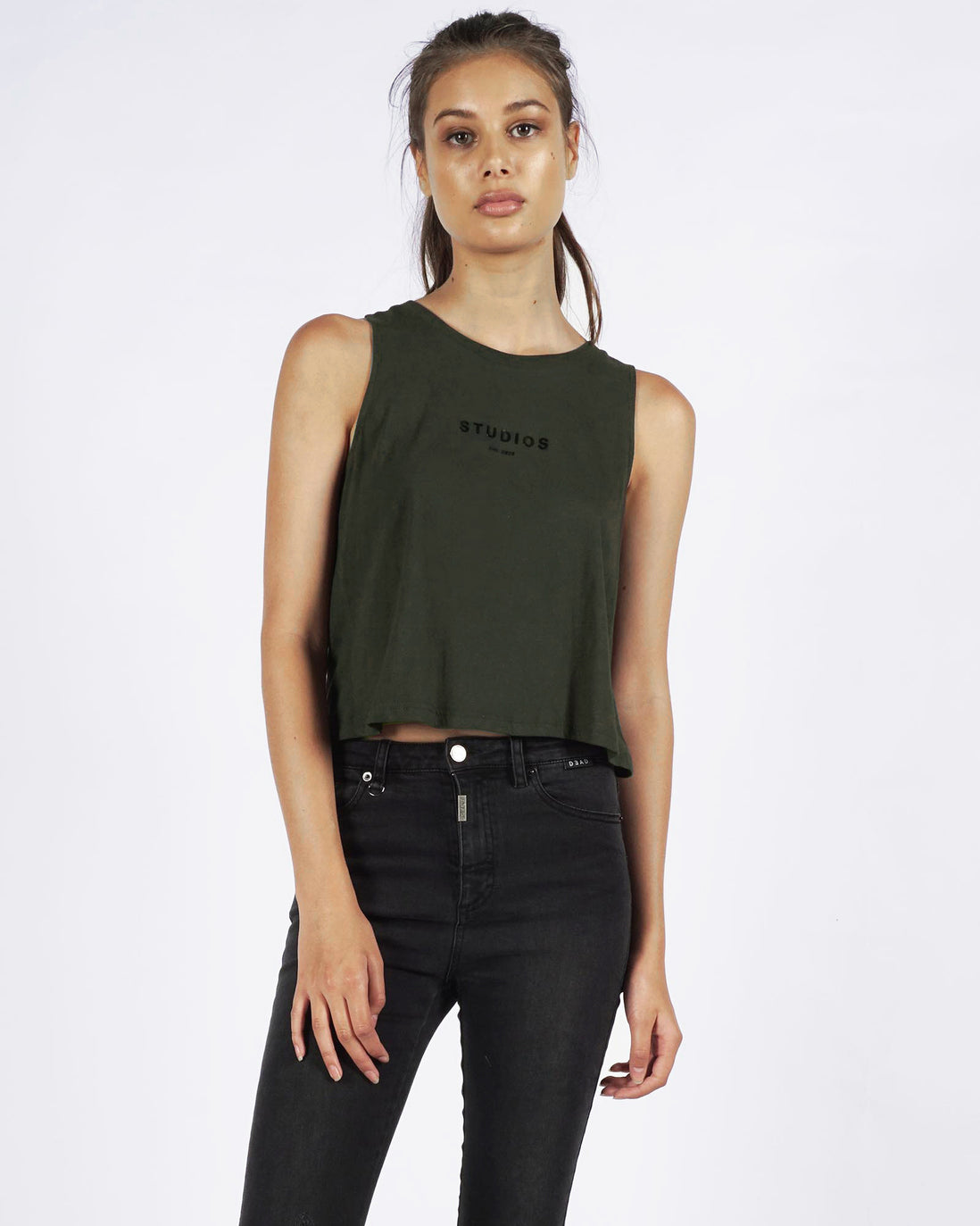 TWISTED CROP MUSCLE - OLIVE