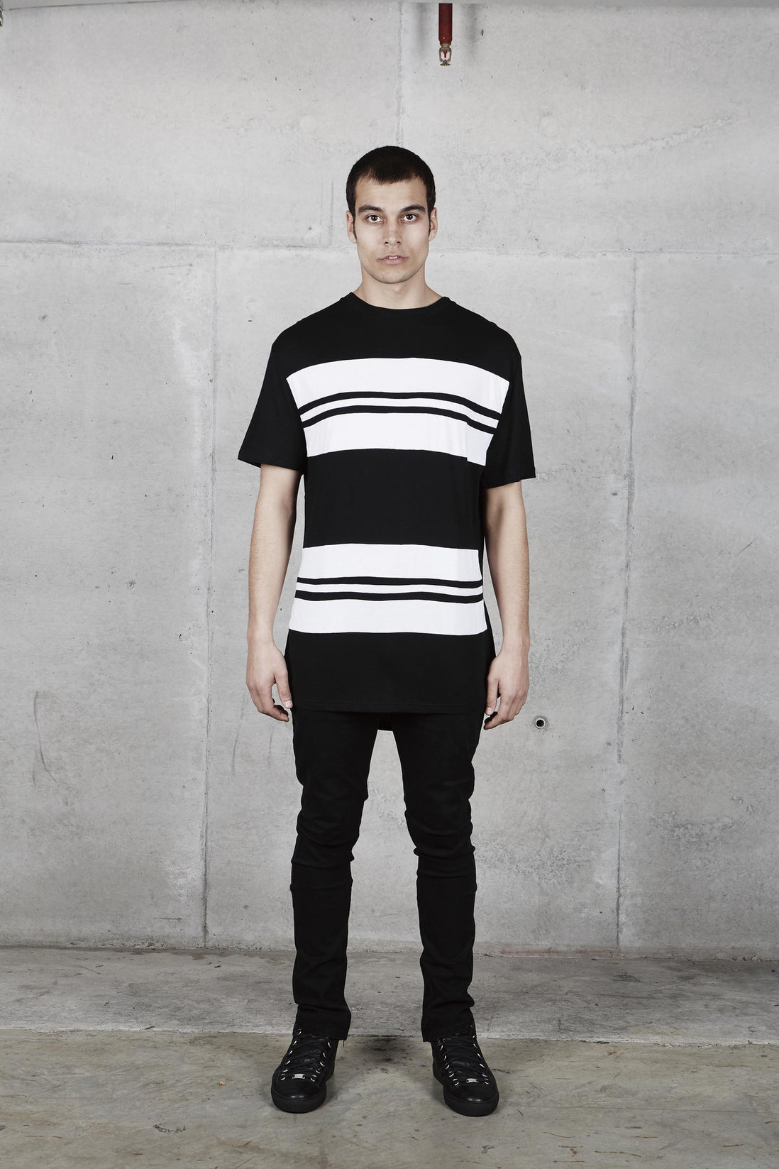 SCOOP STRIPE TEE - BLACK/WHITE