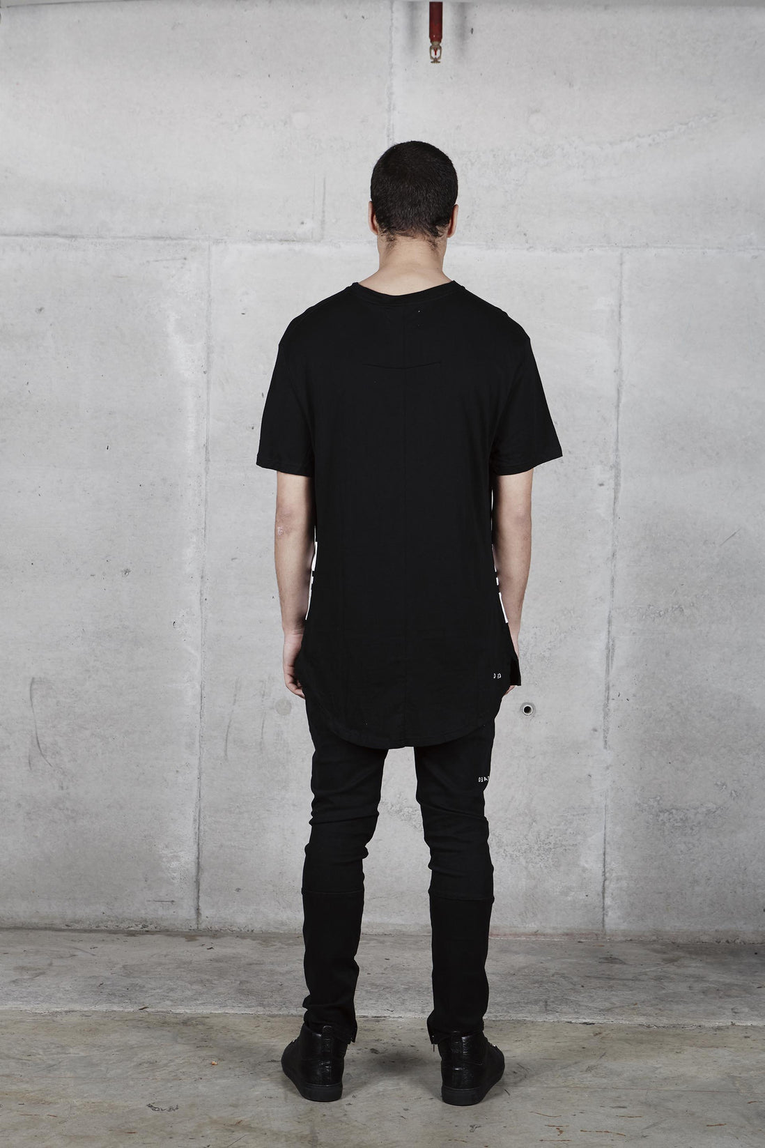 SCOOP STRIPE TEE - BLACK/WHITE