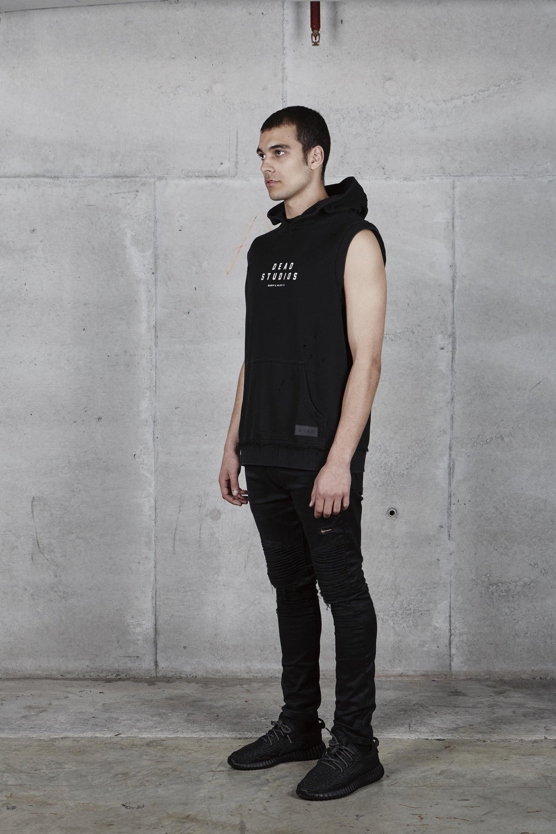 NAV SLEEVELESS HOOD