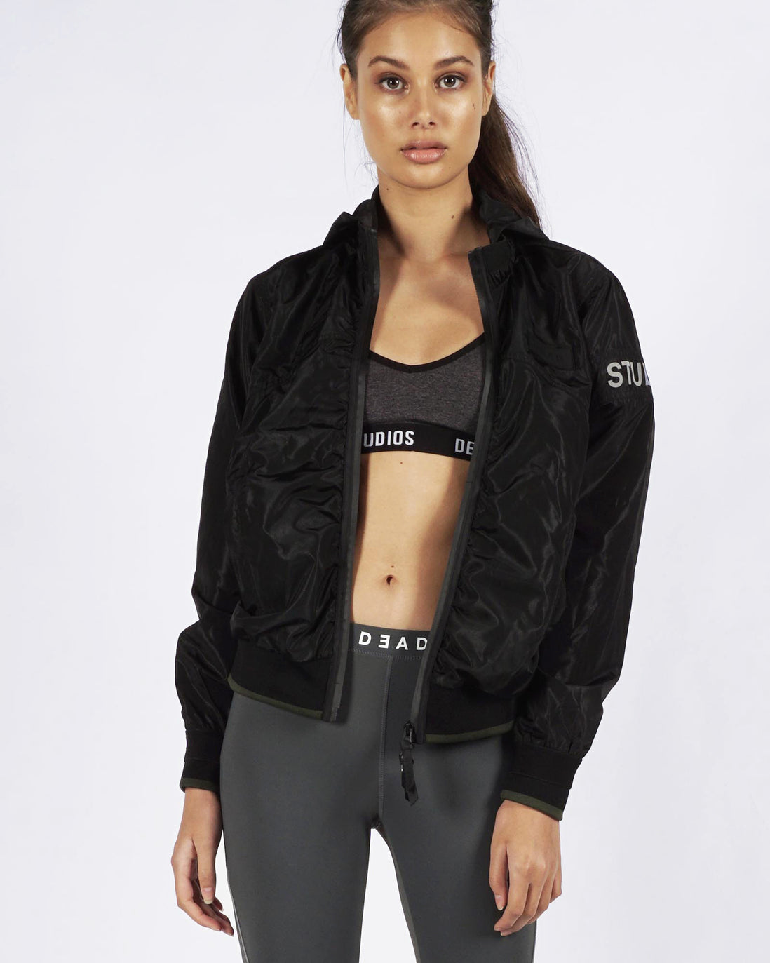 TECH RUNNER JACKET - BLACK