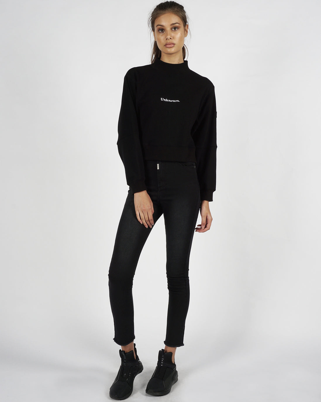 UNKNOWN CROP SWEATER
