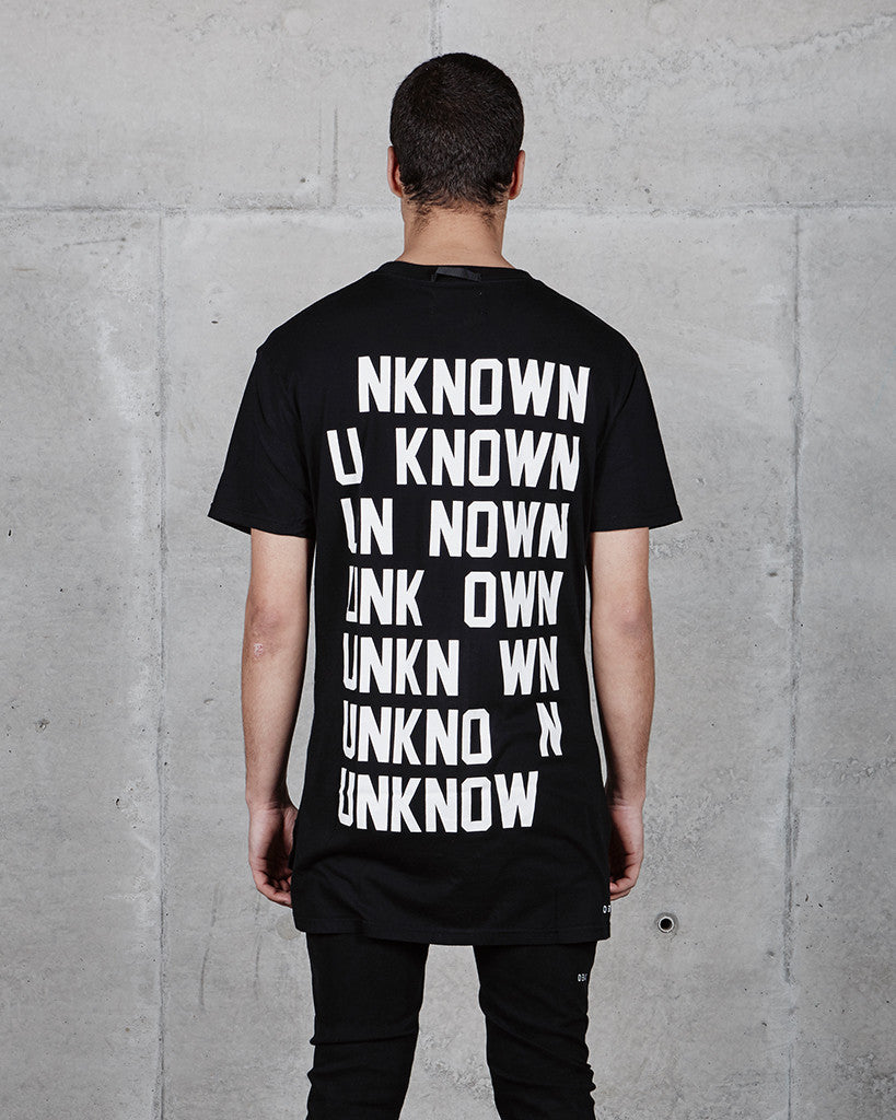 UNKNOWN TEE - BLACK