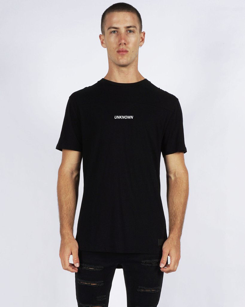 UNKNOWN TEE - BLACK