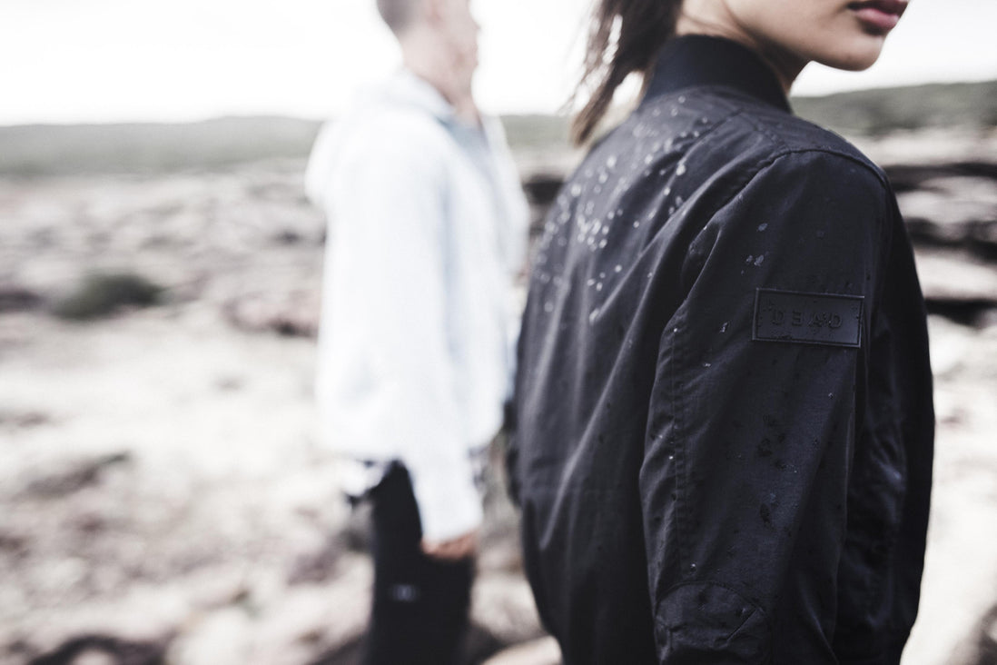 CROPPED BOMBER - BLACK