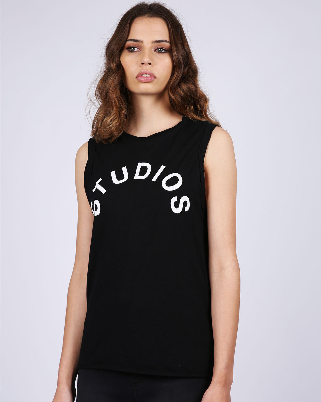 STUDIOS MUSCLE - BLACK