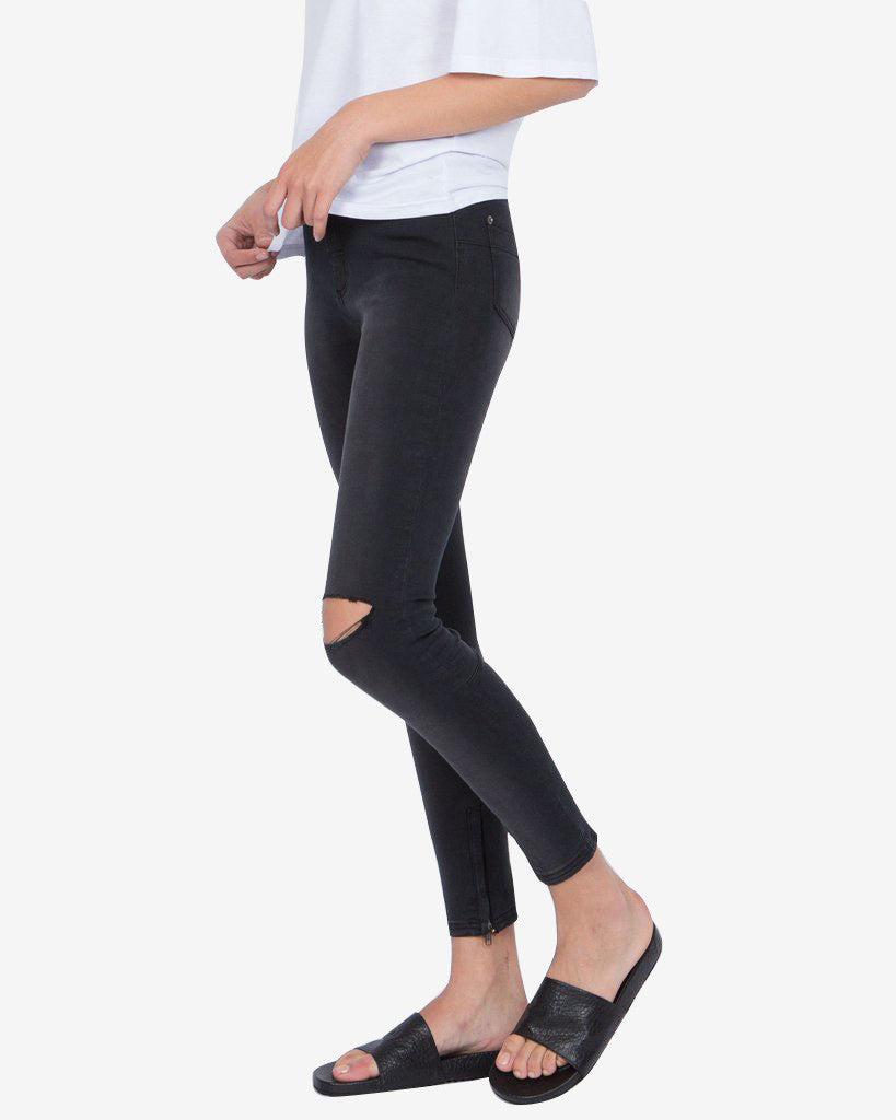 SKINNY AND HIGH JEAN - WASHED BLACK